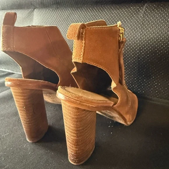 Gianni Bini Tylar Shoes, Women’s size 8 Tan Suede Booties, Side Zip, Block Heel - Picture 7 of 11